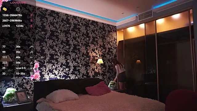 Snapshot of WilleneDelio chatting on 10-08-25, 08:38 WilleneDelio online show from 10-08-25, 08:38