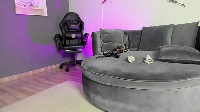 jasmincollin  online show from 02-10-26, 03:38