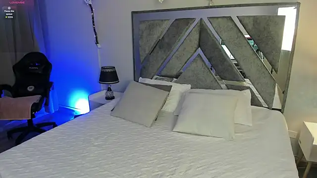 jasmincollin  online show from 02-18-26, 02:42