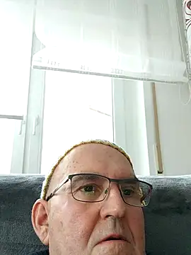 Oldmenhot66 online show from 02-07-26, 04:04