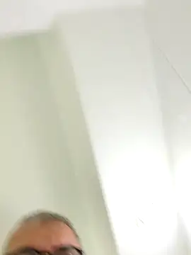 Snapshot of Oldmenhot66 chatting on 09-26-25, 04:30 Oldmenhot66 online show from 09-26-25, 04:30