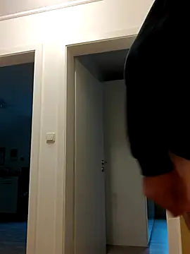 Snapshot of Oldmenhot66 chatting on 09-27-25, 04:24 Oldmenhot66 online show from 09-27-25, 04:24