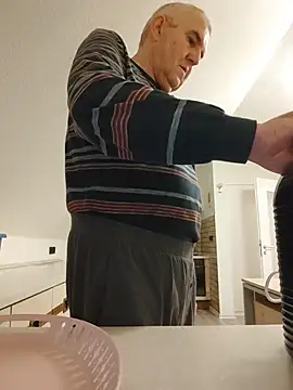 Oldmenhot66 online show from 01-12-26, 05:36