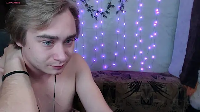 Lust4Money online show from 10-28-25, 07:57