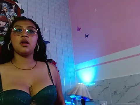 Snapshot of Emiily_Johamson chatting on 10-08-25, 02:57 Emiily Johamson online show from 10-08-25, 02:57
