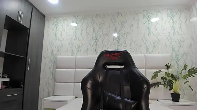 ValerySkinnyy online show from 10-27-25, 11:49