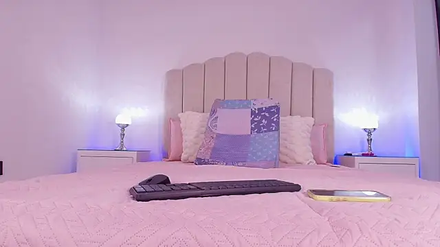 sofi hils online show from 10-30-25, 12:03