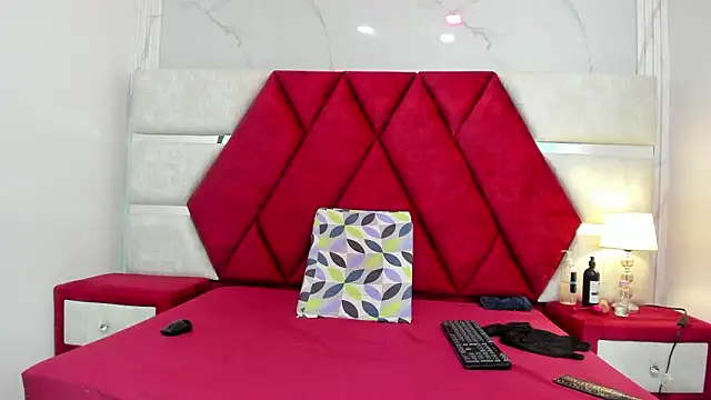 Kity spiderr online show from 03-07-26, 12:32