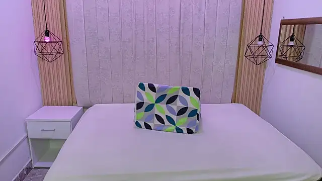 Kity spiderr online show from 10-29-25, 01:10