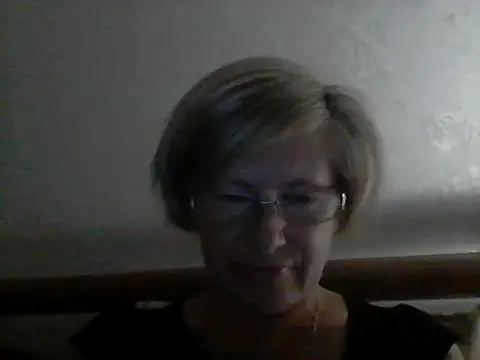 Snapshot of LucyLewisX chatting on 09-12-25, 07:02 LucyLewisX online show from 09-12-25, 07:02