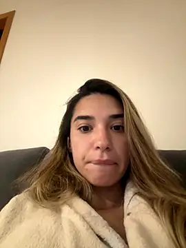 Snapshot of ItalianGirl chatting on 10-05-25, 10:33 ItalianGirl online show from 10-05-25, 10:33