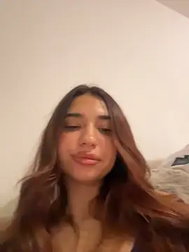 ItalianGirl online show from 11-21-25, 05:34