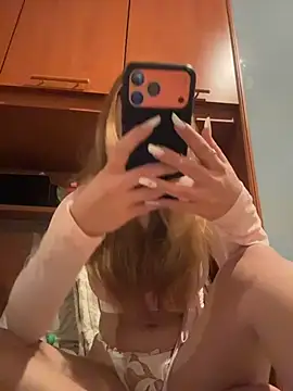 ItalianGirl online show from 03-22-26, 09:27