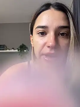 ItalianGirl online show from 10-28-25, 08:52