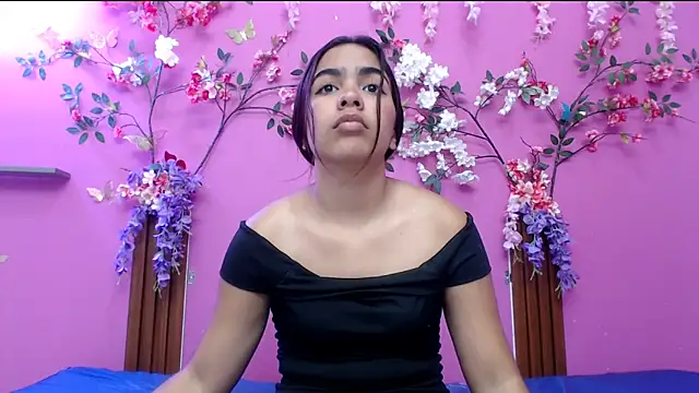skinnysofia18 online show from 05-30-26, 02:12
