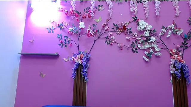 skinnysofia18 online show from 04-03-26, 02:01