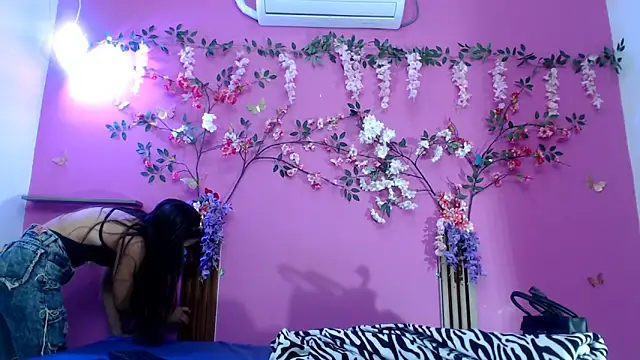 skinnysofia18 online show from 05-16-26, 01:43