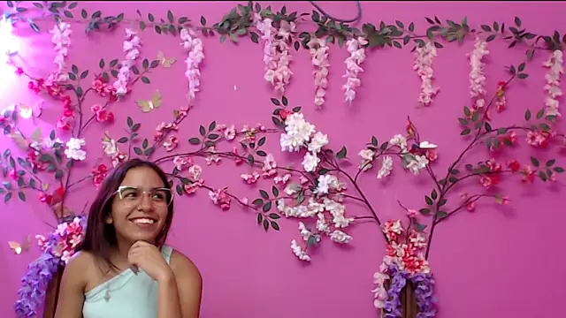 skinnysofia18 online show from 12-03-25, 01:21