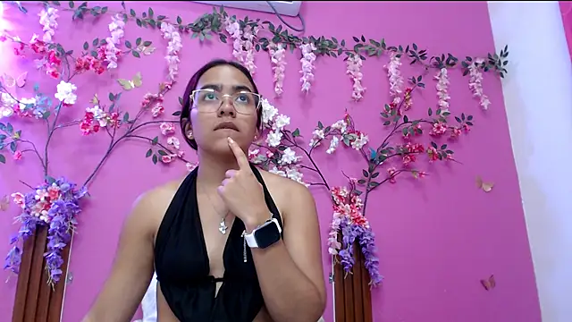 skinnysofia18 online show from 03-23-26, 02:00