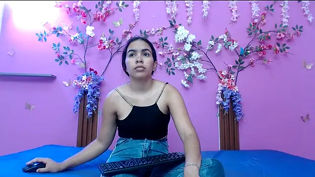 skinnysofia18 online show from 05-29-26, 02:01