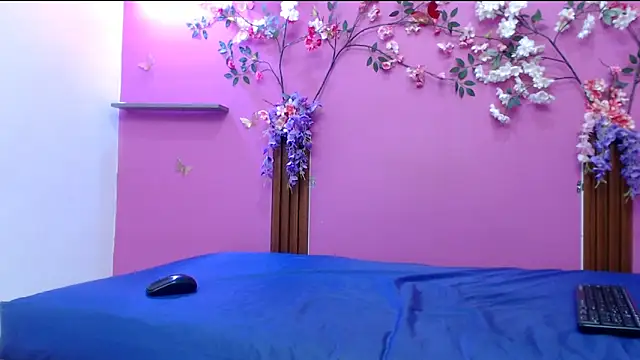 skinnysofia18 online show from 03-22-26, 01:34