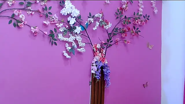 skinnysofia18 online show from 10-19-25, 01:14