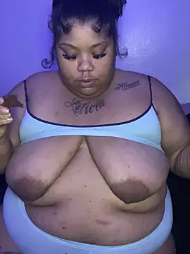 Snapshot of BlaxicanaMami chatting on 10-12-25, 09:05 BlaxicanaMami online show from 10-12-25, 09:05