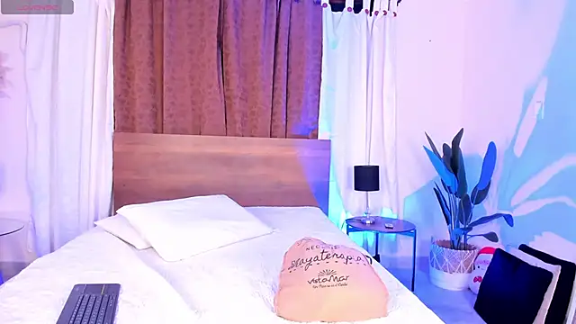 ViolettGomez 93 online show from 04-19-26, 05:08