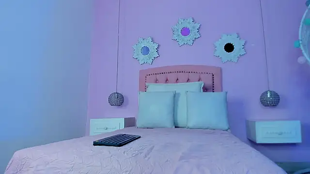 CannelaSmith online show from 10-24-25, 06:29