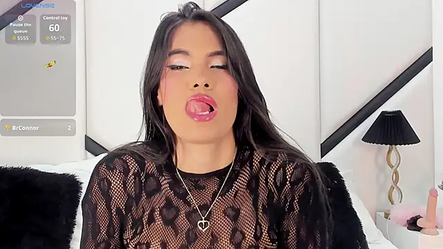 Snapshot of XimenaCosta chatting on 05-25-26, 12:04 XimenaCosta online show from 05-25-26, 12:04