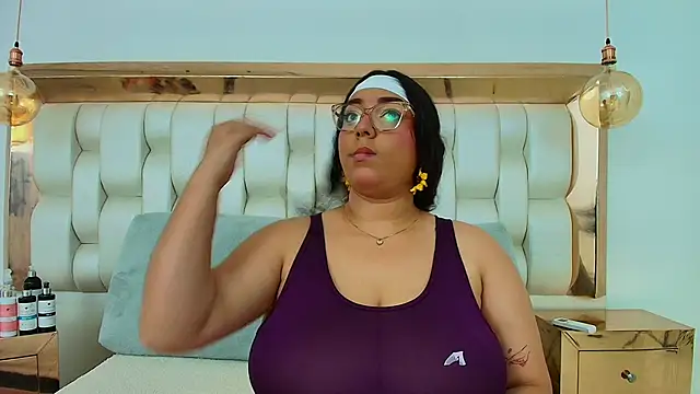 TiffantyAndStacy online show from 09-26-25, 08:05