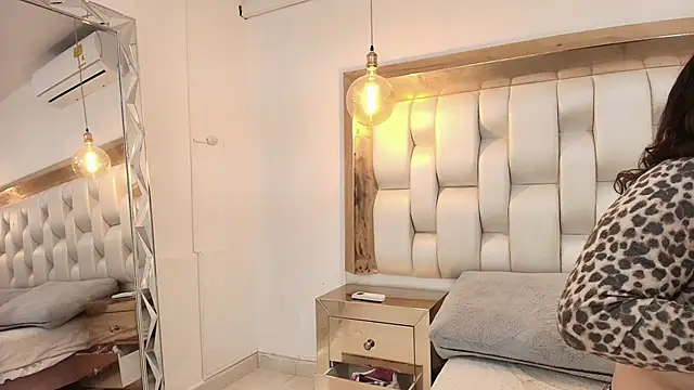 TiffantyAndStacy online show from 10-10-25, 07:58