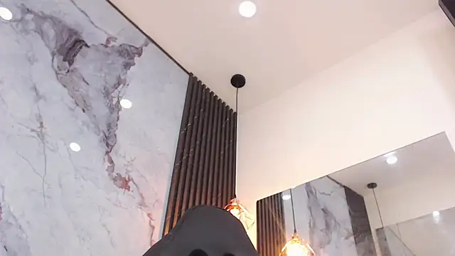 Penelopee Rouse online show from 04-15-26, 07:18