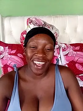 Snapshot of BeautyQueenX22 chatting on 03-12-26, 11:03 BeautyQueenX22 online show from 03-12-26, 11:03
