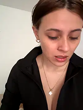 kendal blonde online show from 10-17-25, 10:22