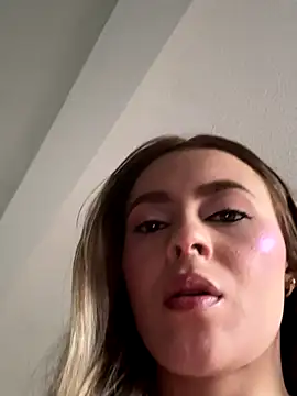 kendal blonde online show from 09-10-25, 10:53