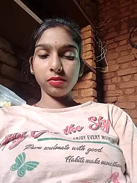 Snapshot of Yatiksha_Beby chatting on 10-20-25, 08:37 Yatiksha Beby online show from 10-20-25, 08:37