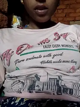 Snapshot of Yatiksha_Beby chatting on 10-10-25, 07:31 Yatiksha Beby online show from 10-10-25, 07:31