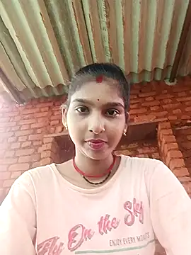 Snapshot of Yatiksha_Beby chatting on 09-21-25, 12:32 Yatiksha Beby online show from 09-21-25, 12:32