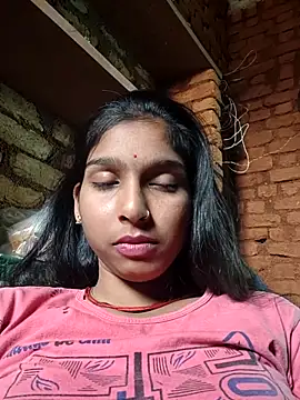 Snapshot of Yatiksha_Beby chatting on 10-15-25, 09:06 Yatiksha Beby online show from 10-15-25, 09:06