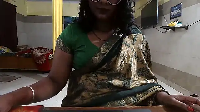 Snapshot of DearKimmi chatting on 02-09-26, 06:39 DearKimmi online show from 02-09-26, 06:39