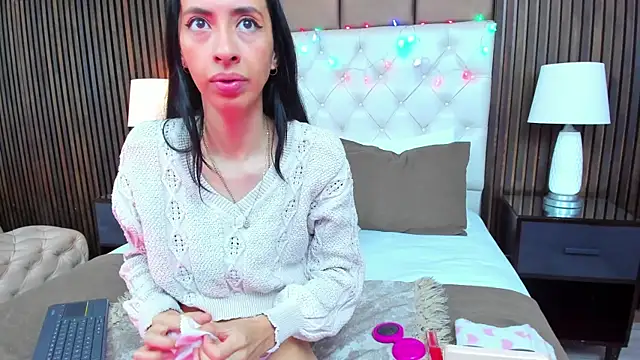 Kendal Foxxx online show from 12-16-25, 11:47