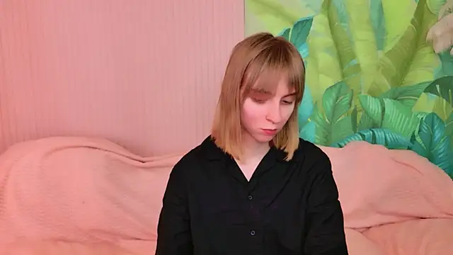 Beverly Gomes online show from 12-15-25, 03:18