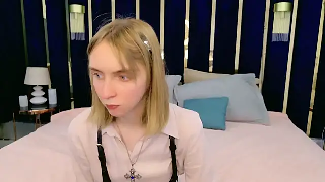 Beverly Gomes online show from 09-22-25, 03:51