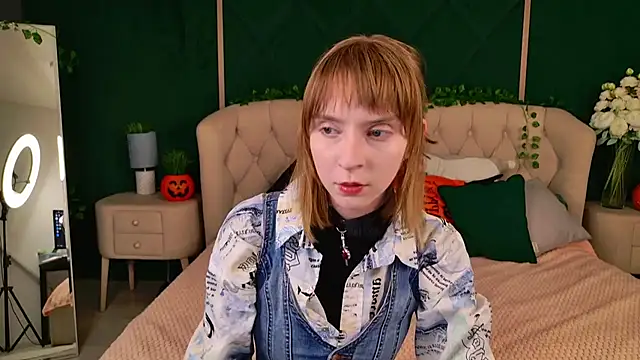 Beverly Gomes online show from 10-20-25, 03:45