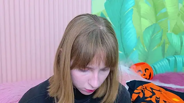 Beverly Gomes online show from 10-28-25, 06:01