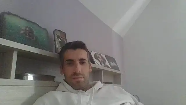 JulioIsHere4you online show from 05-15-26, 08:56