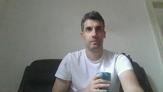 Snapshot of JulioIsHere4you chatting on 09-13-25, 01:44 JulioIsHere4you online show from 09-13-25, 01:44
