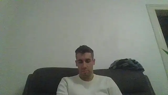 JulioIsHere4you online show from 12-16-25, 07:56