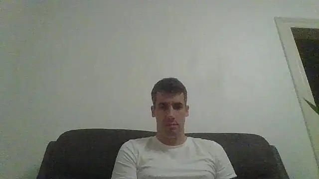 JulioIsHere4you online show from 11-01-25, 05:47